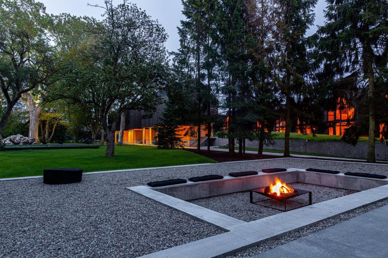 Camppinus Park Villa Jezierzany ภายนอก รูปภาพ